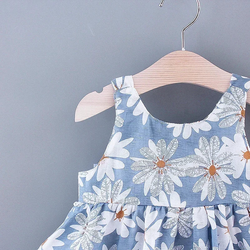 Sommerliches Mädchenkleid mit süßer Schleife