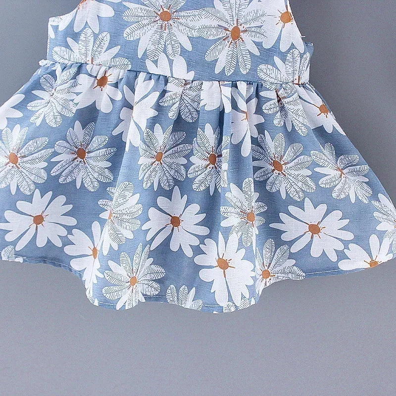 Sommerliches Mädchenkleid mit süßer Schleife