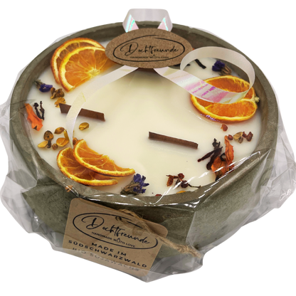 Handbesetze XXL Outdoor Citronella-Betonkerze „Big Grey - Mugge Schreck“ – Mit drei Holdochten - Handgemachter Insektenschutz aus dem Südschwarzwald mit Blütenverzierung