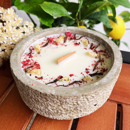 Outdoor Citronella-Betonkerzenset  „Grey - Mugge Schreck“ – Handgemachter Insektenschutz aus dem Südschwarzwald mit Blütenverzierung  3x Betonkerzen im Set