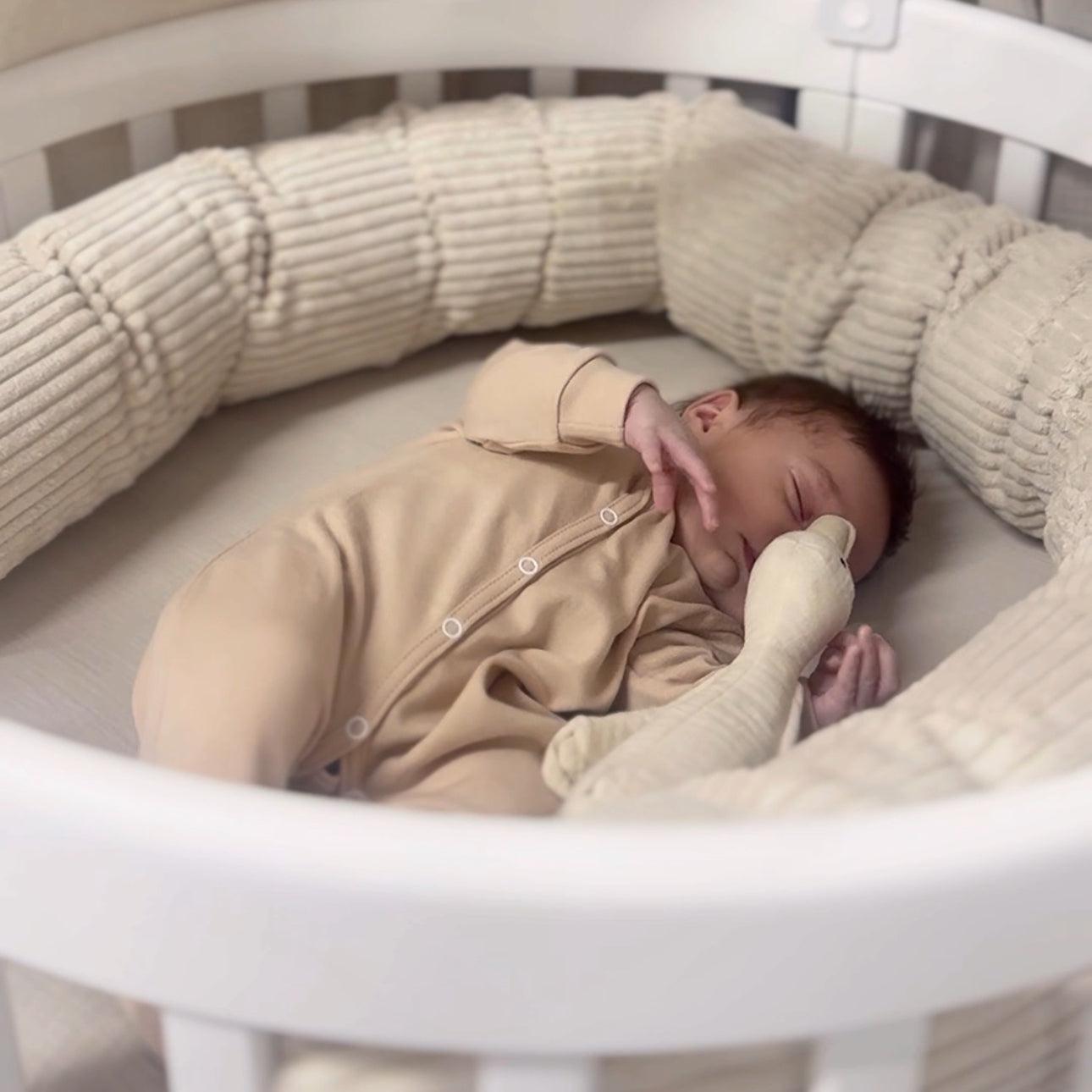 Bettschlange einsträngig Cord - Schutz, Komfort & Vielseitigkeit für dein Baby