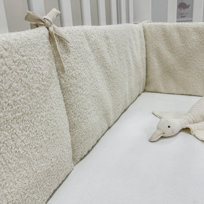 Bettumrandung Teddy Bouclé – Weiche Premium Umrandung für Baby- & Beistellbetten