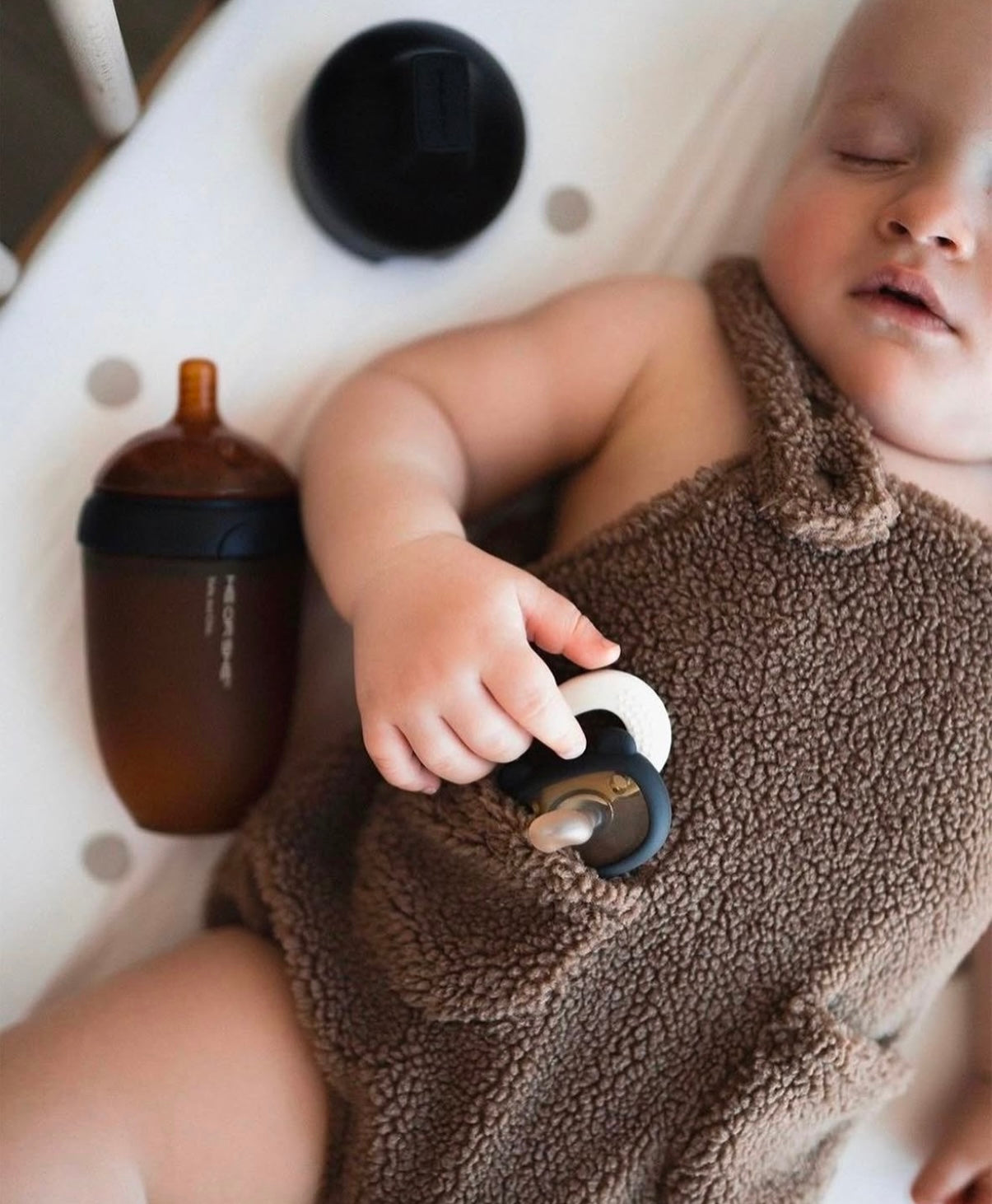 Ultra Wide Neck Baby Bottle 240ml (Schwarz)