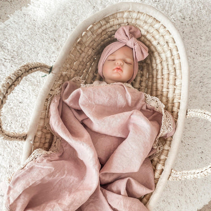 Moseskorb für Puppen aus Weidengeflecht – handgefertigt & naturbelassen