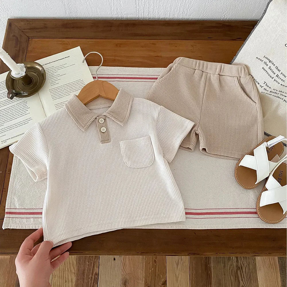 Sommer Baby Set mit Polokragen – Waffelshirt & Shorts