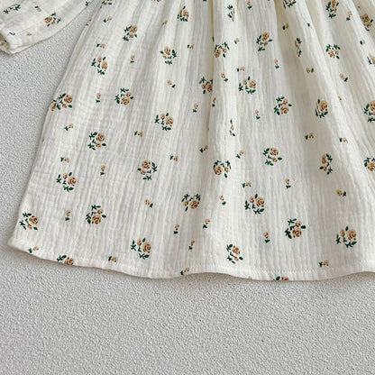 Süßes Prinzessinnen-Kleid mit Rosenprint