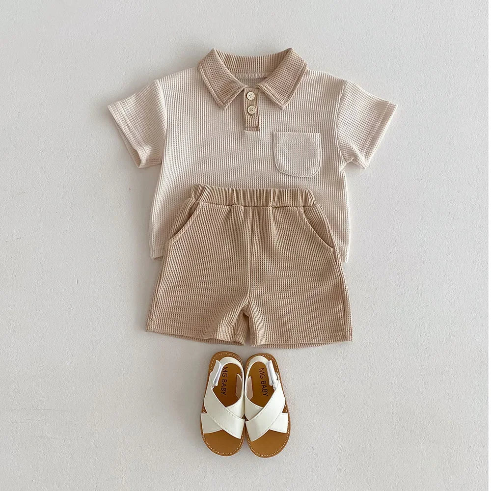 Sommer Baby Set mit Polokragen – Waffelshirt & Shorts