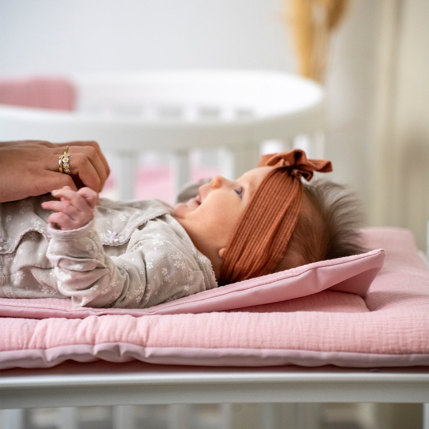 Wickelauflage Musselin mit Unterlage – natürlich & kuschelig für dein Baby