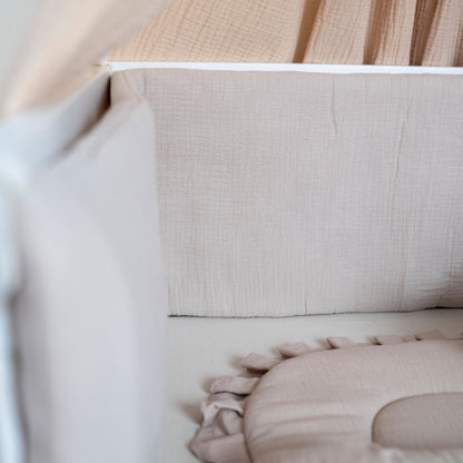 Bettumrandung Musselin für Babybett & Beistellbett – Weich, Sicher & Handgefertigt