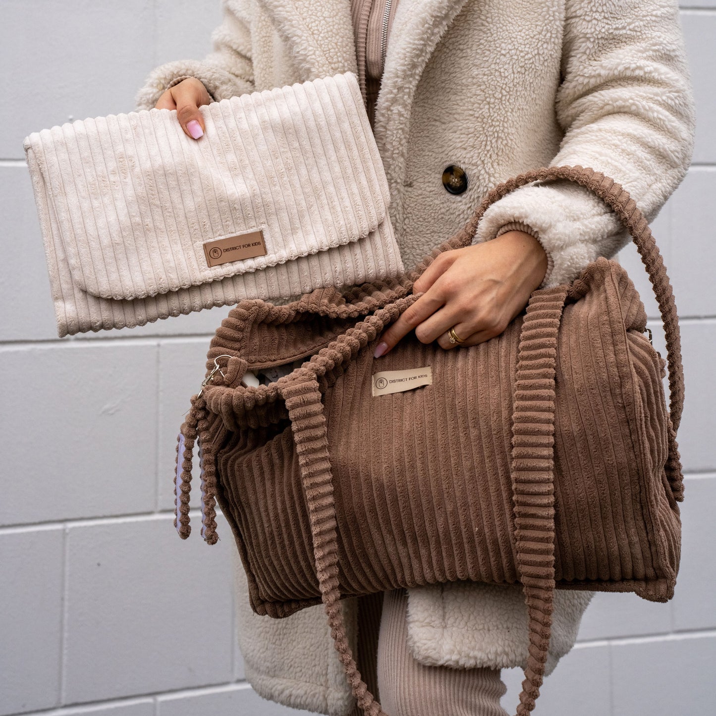 Wickelunterlage Cord – kompakte Windeltasche für unterwegs